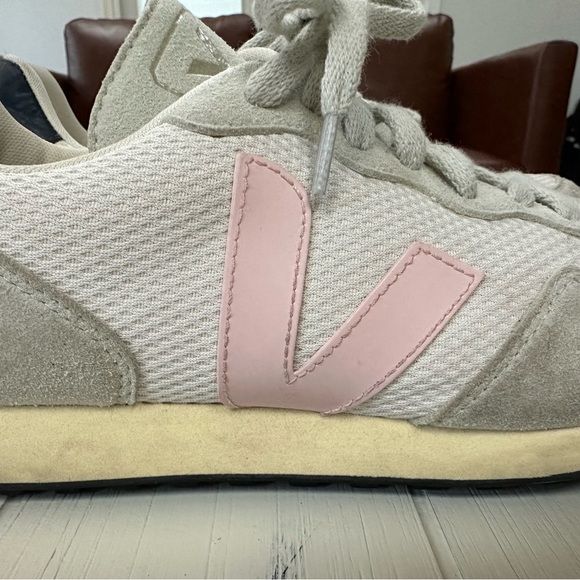 Veja Women's Sneakers in Cream and Pink - Picture 6 of 8